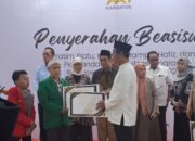 Mentan Amran Bagikan Beasiswa untuk Anak Yatim Piatu Rp2,2 Milyar