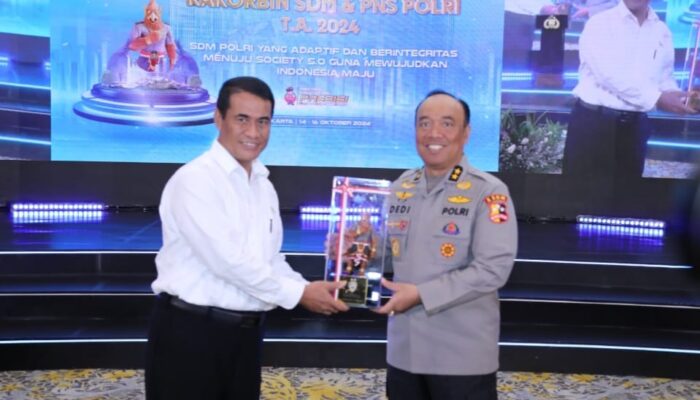 Mentan Amran Paparkan Perkembangan Pertanian di Rakorbin SDM dan PNS Polri