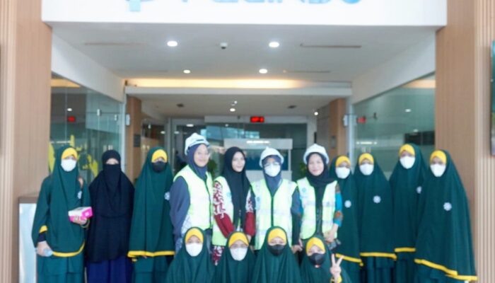 Generasi Muda Terinspirasi: Pelindo Regional 4 Makassar Ajak Siswa Kenali Fasilitas Pelabuhan