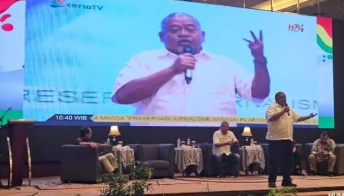 Nurjaman Mochtar Bahas Tantangan Jurnalis di Era AI pada Sarasehan Hari Pers Nasional di Riau