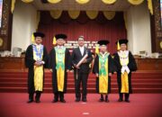 Ikuti Jejak BJ Habibie, Mentan Amran Raih Penghargaan Tertinggi dari Universitas Sebelas Maret