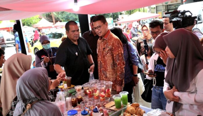 Kepala BPOM Taruna Ikrar Ingatkan Masyarakat Teliti Memilih Kudapan Lebaran Idul Fitri