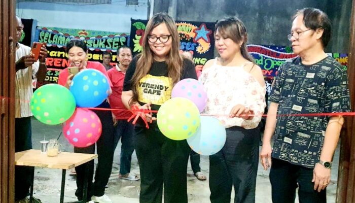 Dibanjiri Puluhan Karangan Bunga dan Dihadiri Ratusan Pengunjung, Virendy Cafe Pettarani Resmi Dibuka