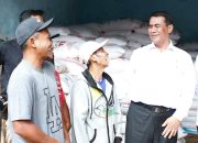 Amran dan KSP Qodari Sidak Kios Pupuk, Petani Tersenyum Harga Pupuk Turun