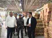 Mentan Amran Kirimkan Bantuan Bencana Sumatra dengan KRI Banda Aceh