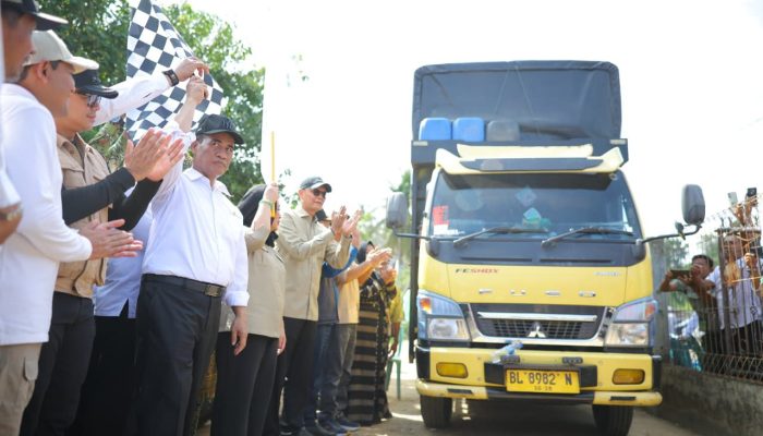 Terdepan Salurkan Bantuan Pangan, Masyarakat Aceh Sampaikan Terima Kasih kepada Mentan Amran