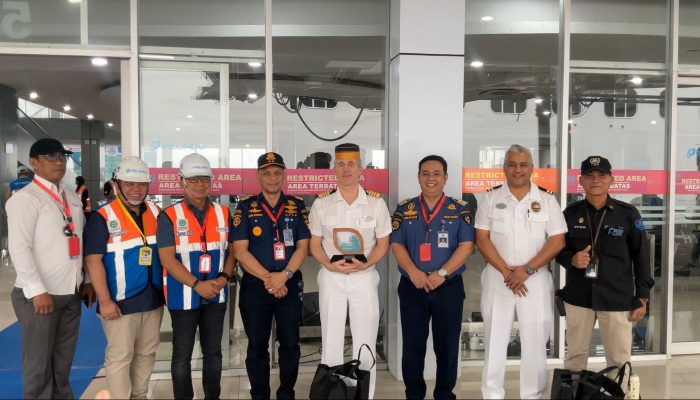 Kedatangan MV Crystal Serenity Disambut Pelindo Regional 4 Makassar dengan Nuansa Budaya