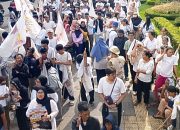 Ribuan Petani Laporkan Feri Amsari