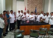 Dikawal Para Pendukung, Suwardi Thahir Resmi Kembalikan Formulir Calon Ketua