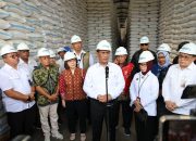 Gudang Sewa Bulog Terisi Penuh, Mentan Amran Optimistis Swasembada Pangan Menguat