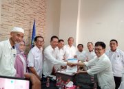 Dikawal Para Pendukung, Suwardi Thahir Resmi Kembalikan Formulir Calon Ketua