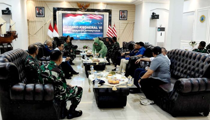 Pelindo Regional 4 Makassar Lepas Keberangkatan Prajurit Yonif 433/JS Menuju Daerah Penugasan