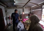 Pastikan Tepat Sasaran, Wali Kota Tasming Hamid Salurkan Rastra Door to Door di Empat Kelurahan