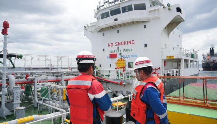 Pertamina Patra Niaga Regional Sulawesi dan Pemerintah Tinjau Langsung FT Bau-Bau, Pastikan Keandalan Distribusi Energi Indonesia Timur